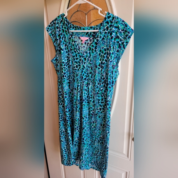 Lilly Pulitzer Dresses & Skirts - Lilly Pulitzer large Blue Animal Print Dress Giraffe print